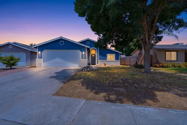 $329,900 | 1870 Applewood Street, Tulare, CA 93274