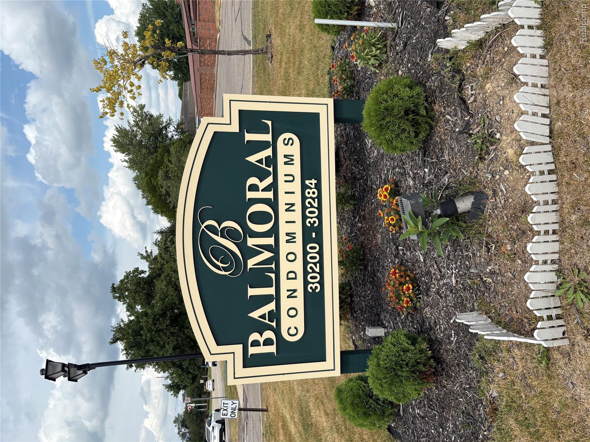 30200 Southfield Road Southfield, MI 48076 - Photo 3 of 14 Additional content
