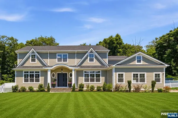 $3,199,000 | 2 Wingate Drive, Livingston, NJ 07039