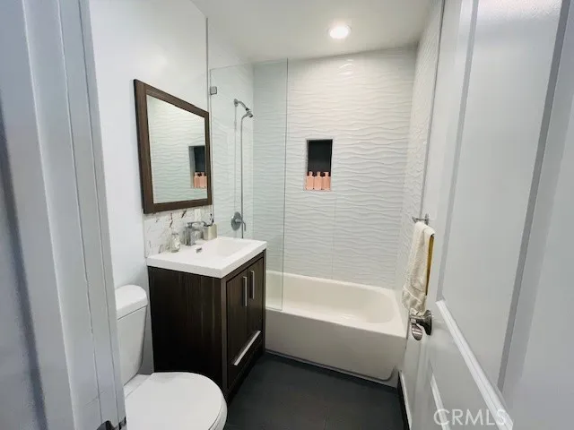 $4,850 | 18719 Martha Street, Tarzana, CA 91356