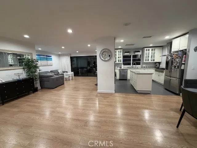 $4,850 | 18719 Martha Street, Tarzana, CA 91356