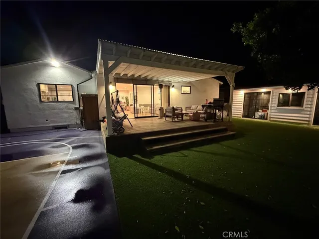 $4,850 | 18719 Martha Street, Tarzana, CA 91356