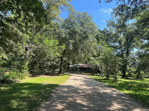 $298,000 | 20213 Narrow Road, Covington, LA 70435