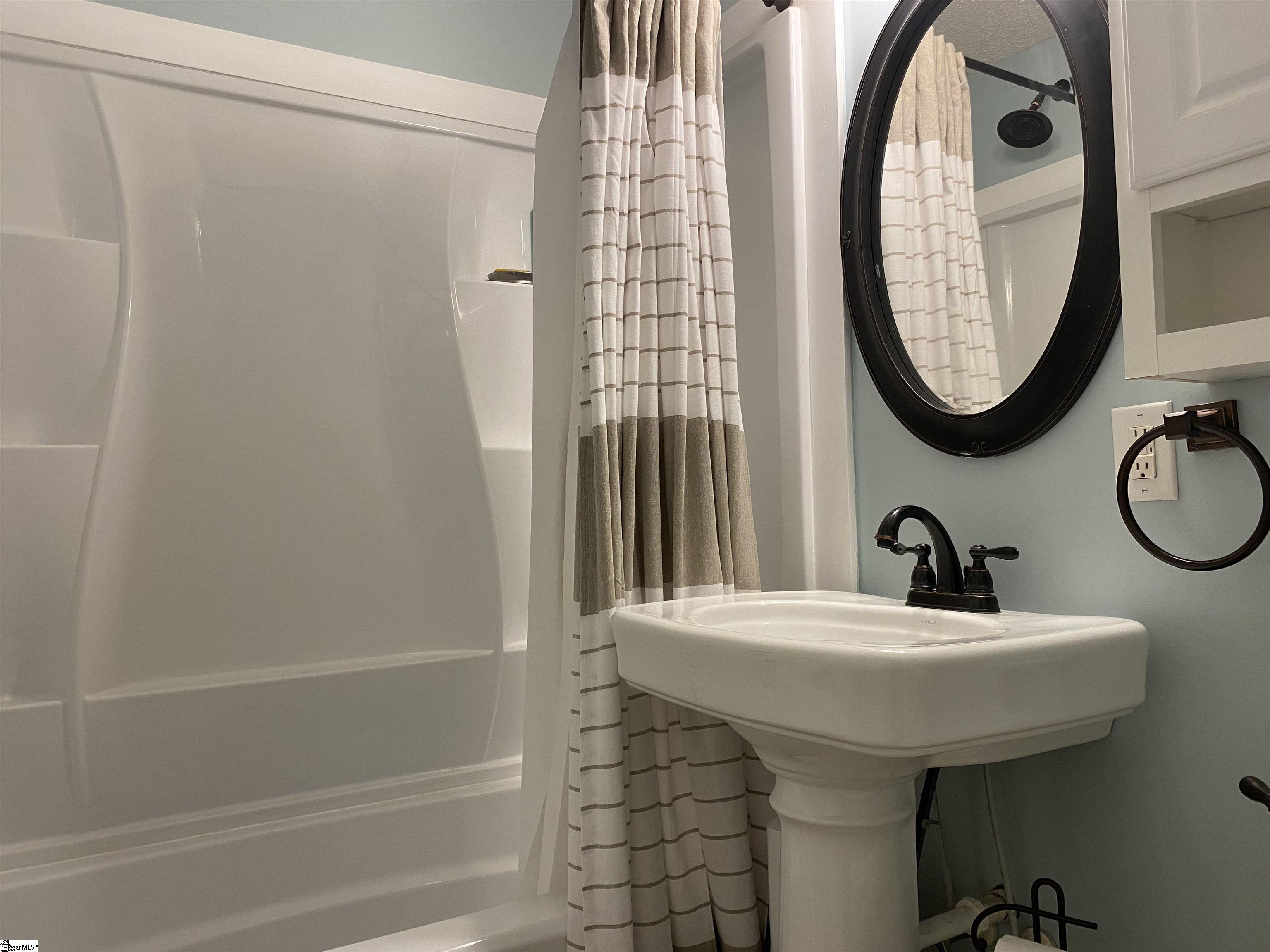 526 Ridgewood Drive Greer, SC 29651 - Photo 16 of 26 Gallery Image 16