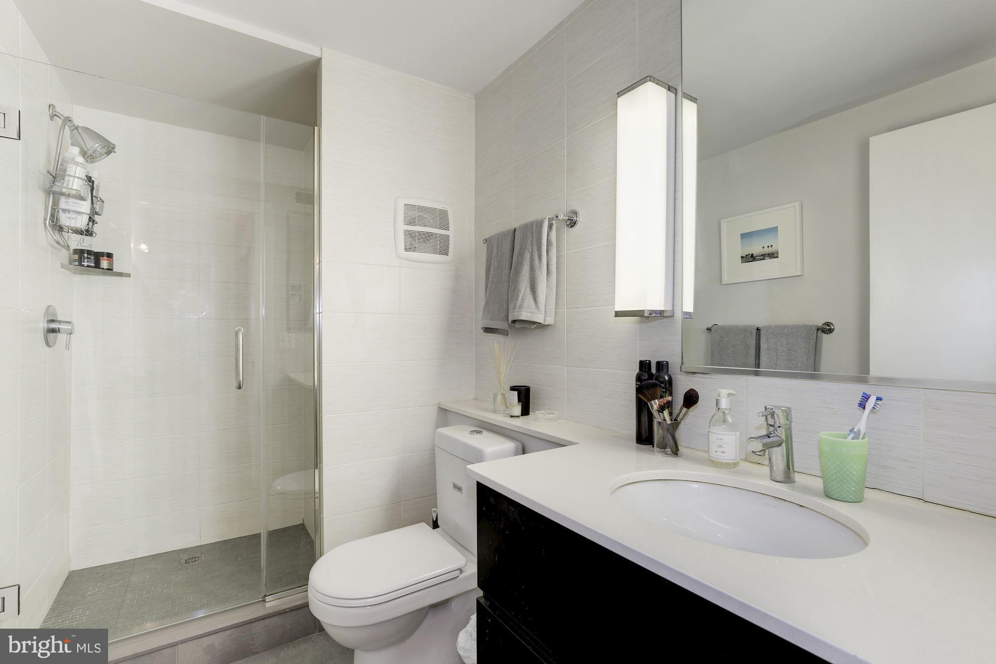 1401 R Street Northwest, Unit 210 Washington, DC 20009 - Photo 10 of 25 Bath