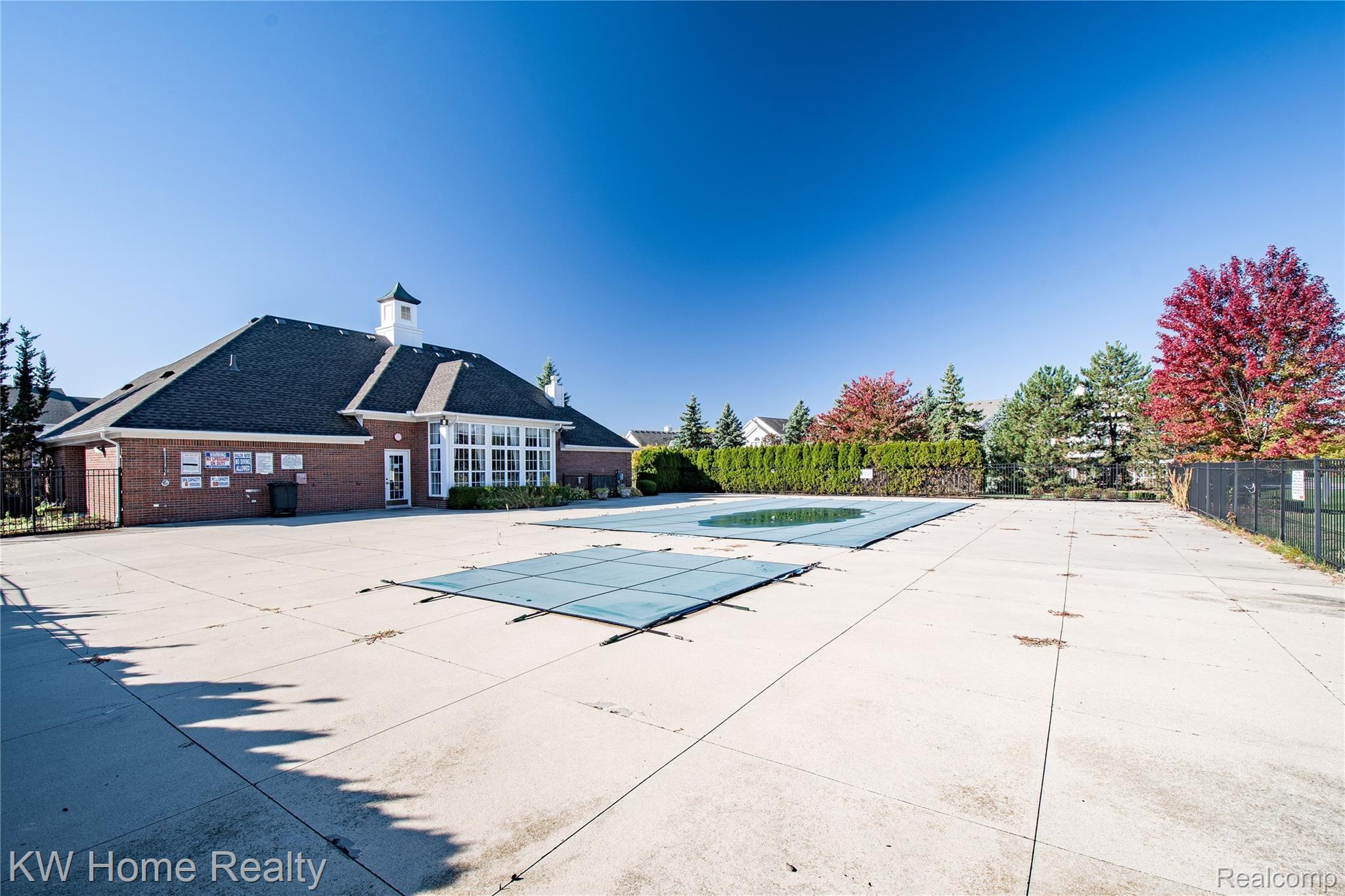 45643 Heather Ridge Drive Macomb, MI 48044 - Photo 22 of 22 45643 Heather Ridge HDR34.jpg