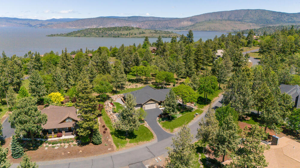 6349 Sanderling Road Klamath Falls, OR 97601 - Photo 66 of 75 6349SanderlingRd.-Aerial-2
