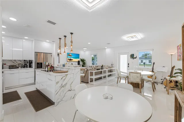 $7,900 | 7235 Southwest 39th Street, Miami, FL 33155