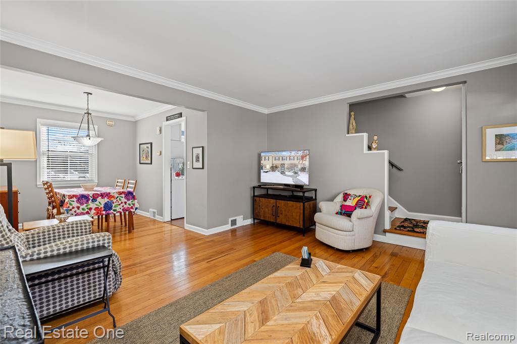 1675 Graefield Road Birmingham, MI 48009 - Photo 7 of 21