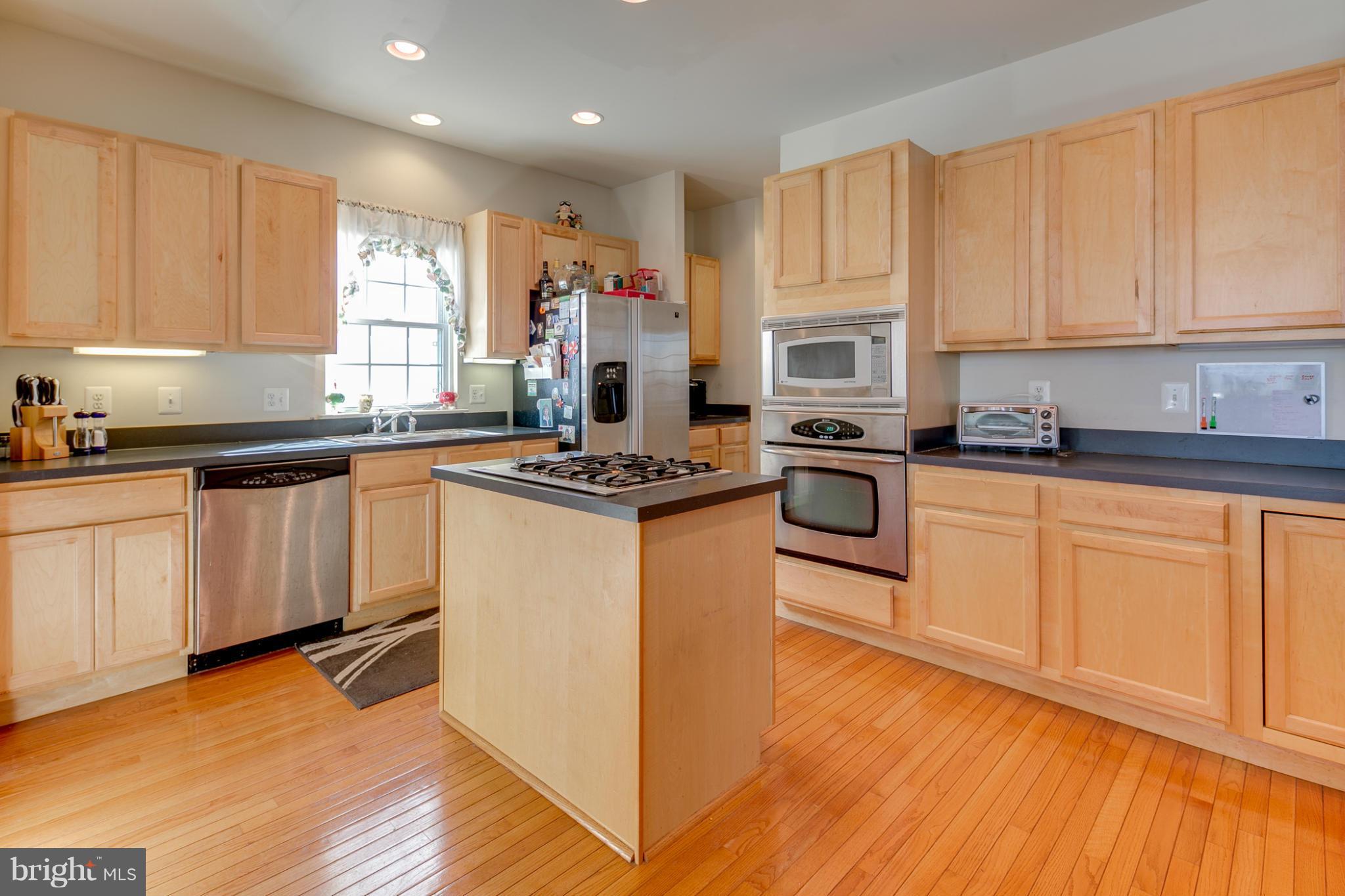 223 Commodore Drive Baltimore, MD 21221 - Photo 14 of 29 Kitchen