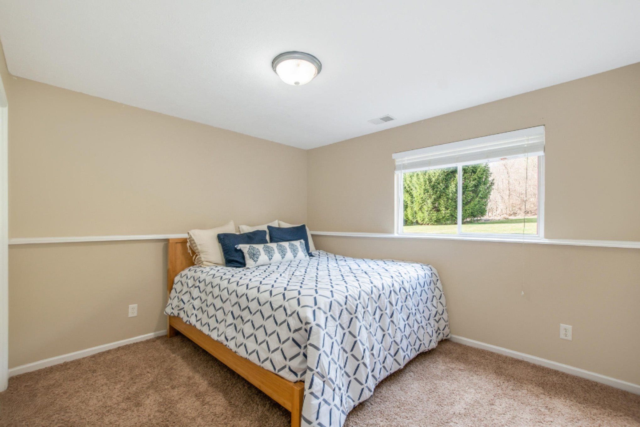 6435 Cascade Road Southeast Grand Rapids, MI 49546 - Photo 17 of 28 20