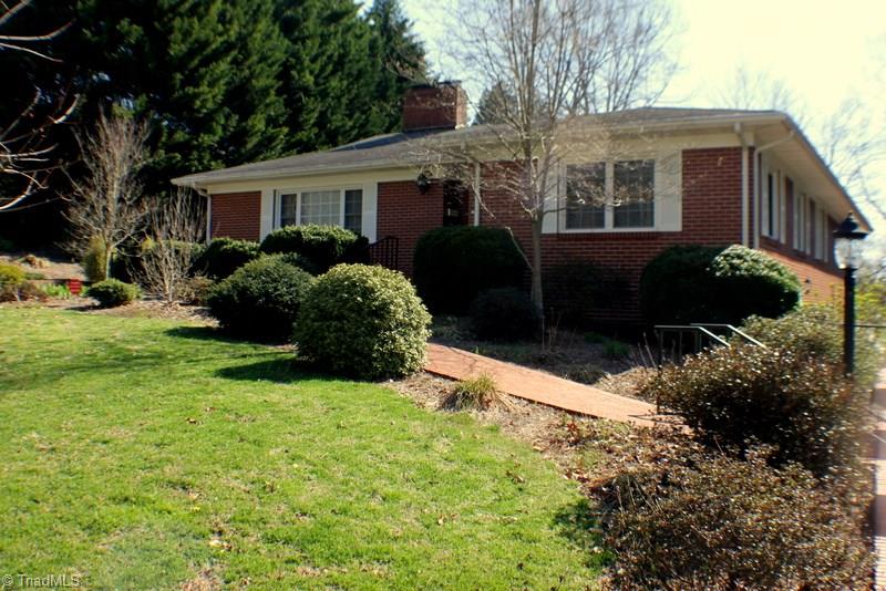 558 Country Club Road Mount Airy, NC 27030 - Photo 2 of 21 Gallery Image 2