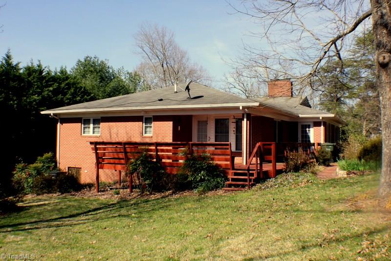 558 Country Club Road Mount Airy, NC 27030 - Photo 4 of 21 Gallery Image 4