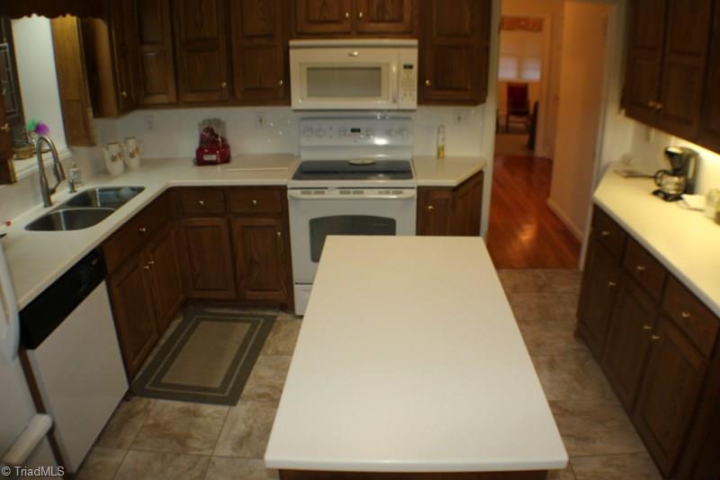 558 Country Club Road Mount Airy, NC 27030 - Photo 8 of 21 Gallery Image 8