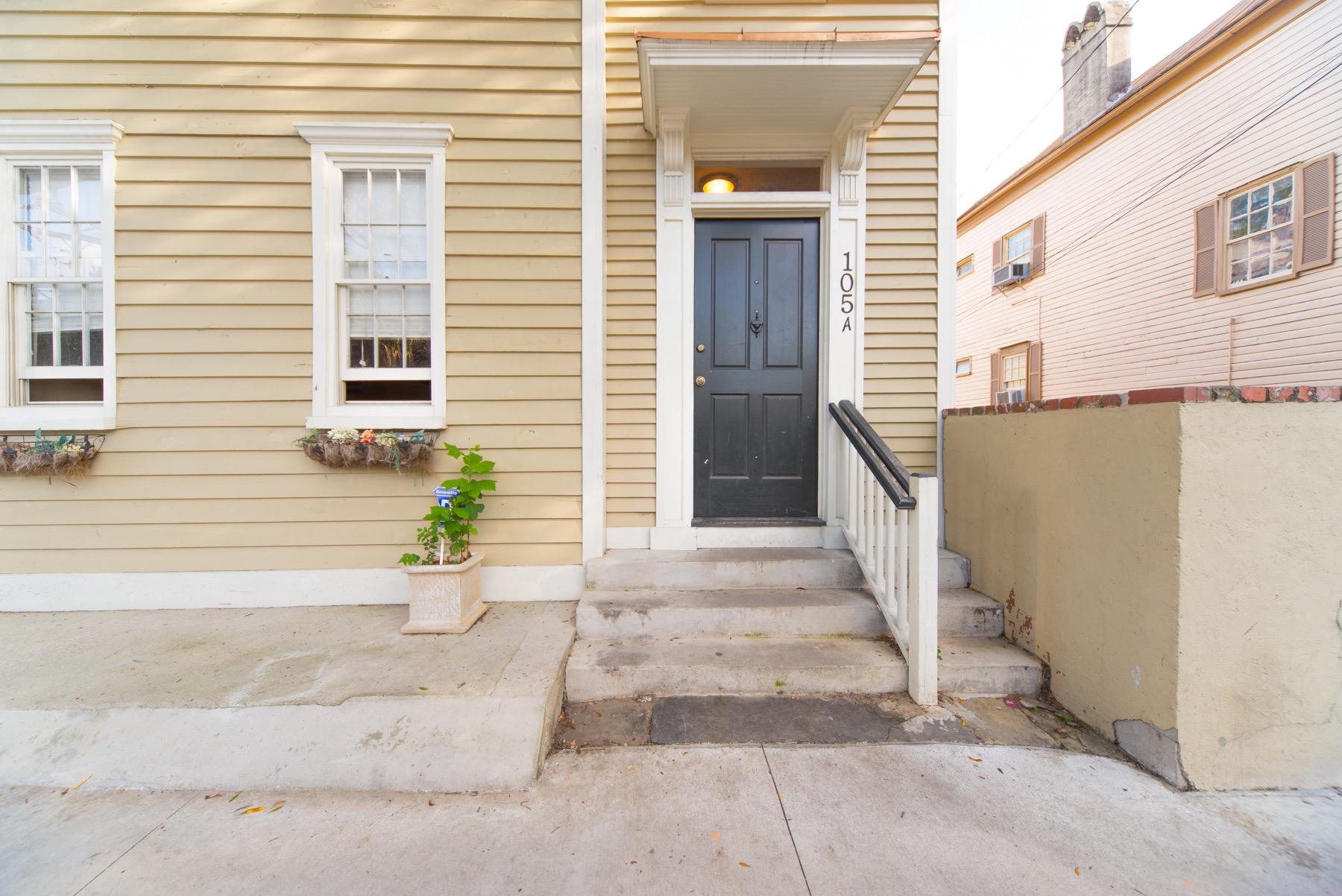 105 Spring Street Charleston, SC 29403 - Photo 4 of 10 82 Cannon-2