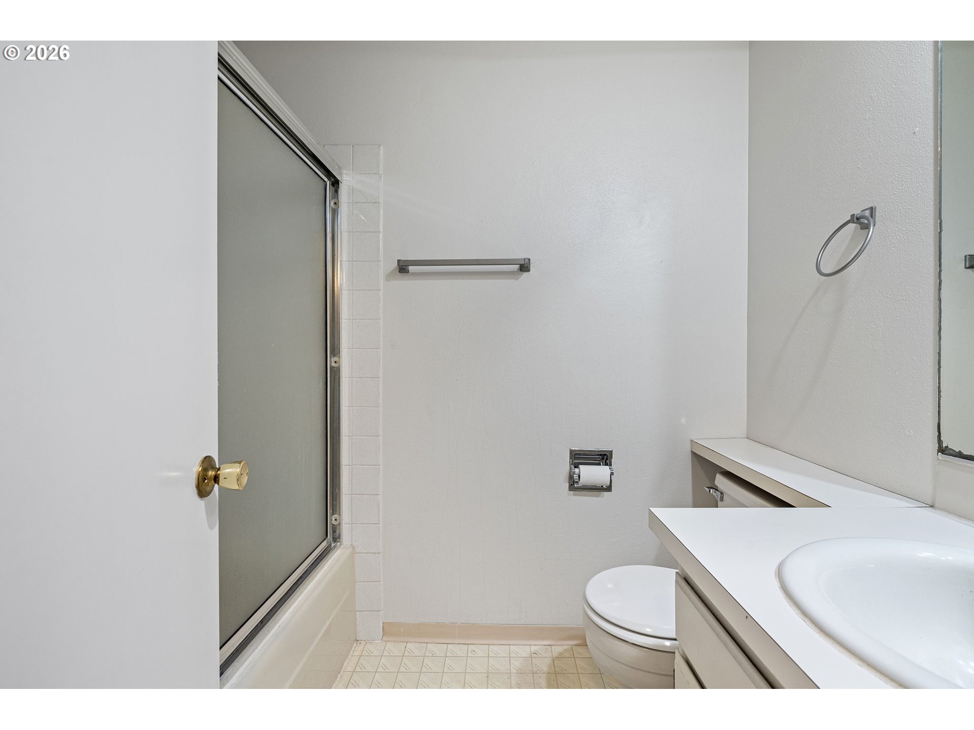 149 Treehill Loop Eugene, OR 97405 - Photo 28 of 40 Bathroom