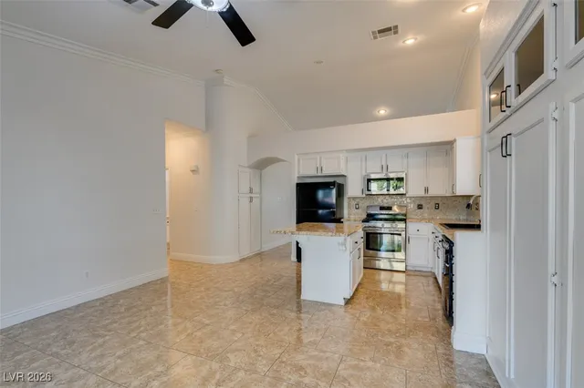 $1,900 | 669 Pacific Cascades Drive, Henderson, NV 89012