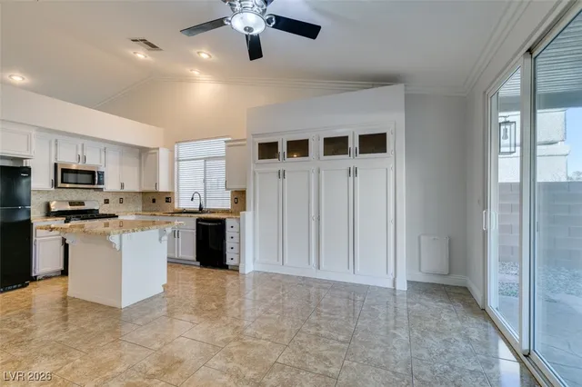 $1,900 | 669 Pacific Cascades Drive, Henderson, NV 89012