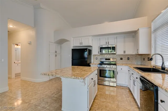 $1,900 | 669 Pacific Cascades Drive, Henderson, NV 89012