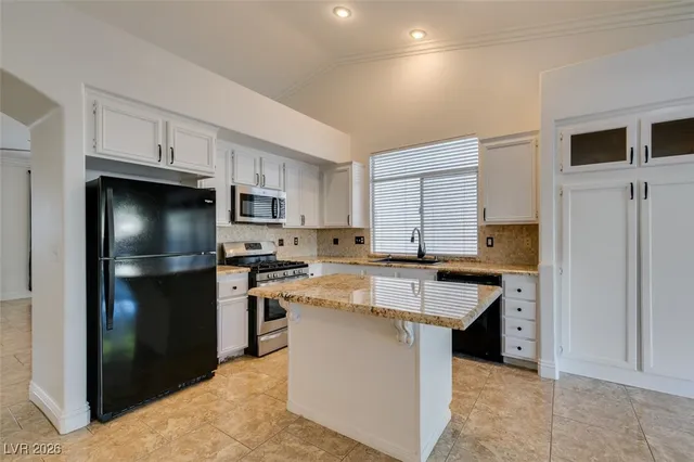 $1,900 | 669 Pacific Cascades Drive, Henderson, NV 89012