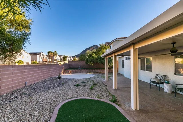 $1,900 | 669 Pacific Cascades Drive, Henderson, NV 89012