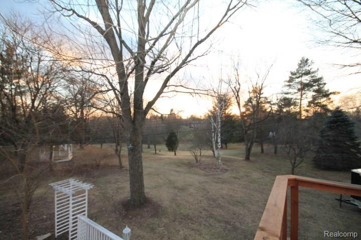 1083 Kingsview Avenue Rochester, MI 48309 - Photo 24 of 31 IMG_4220.jpg