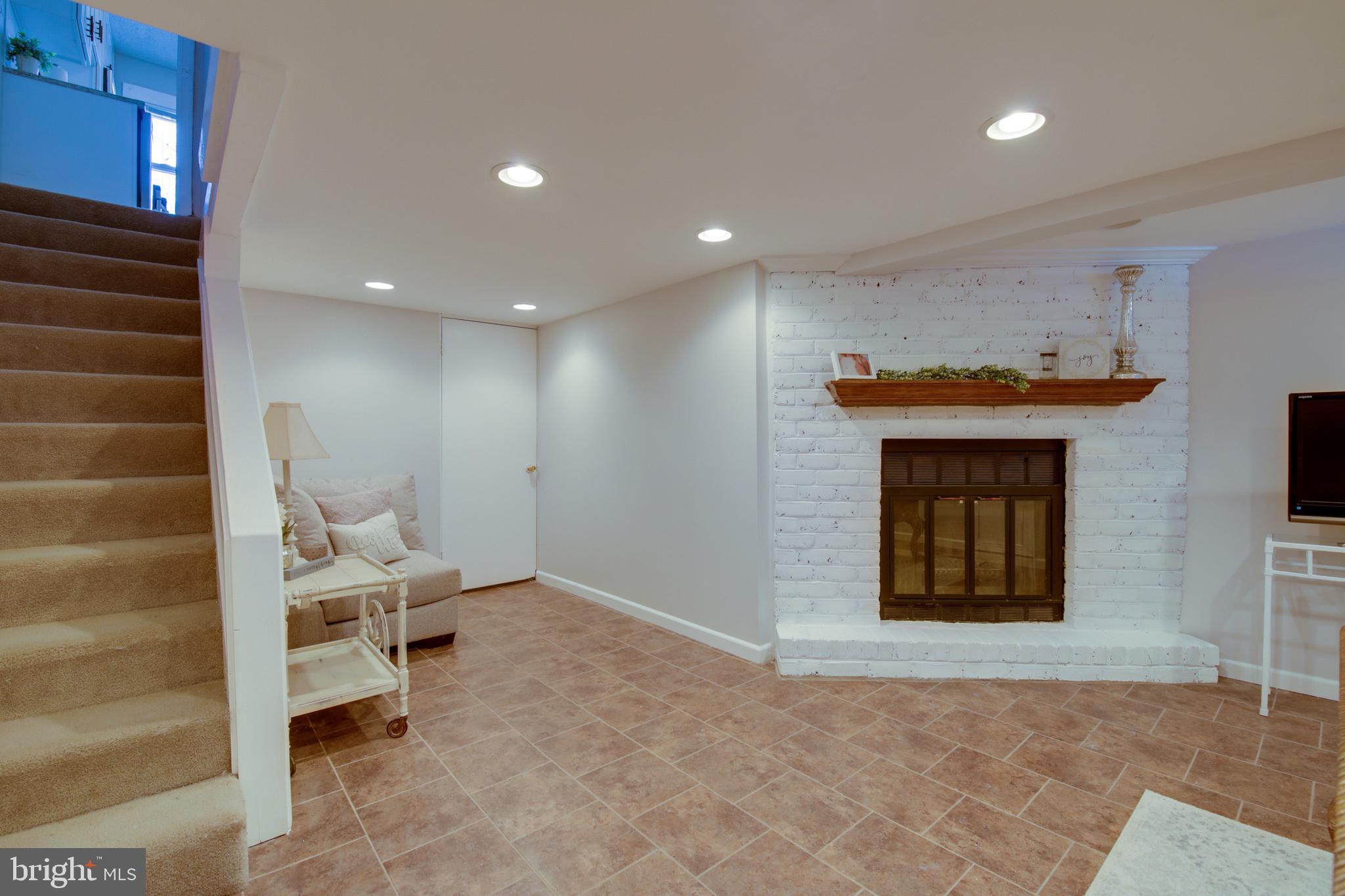 1054 Elm Road Baltimore, MD 21227 - Photo 26 of 35
