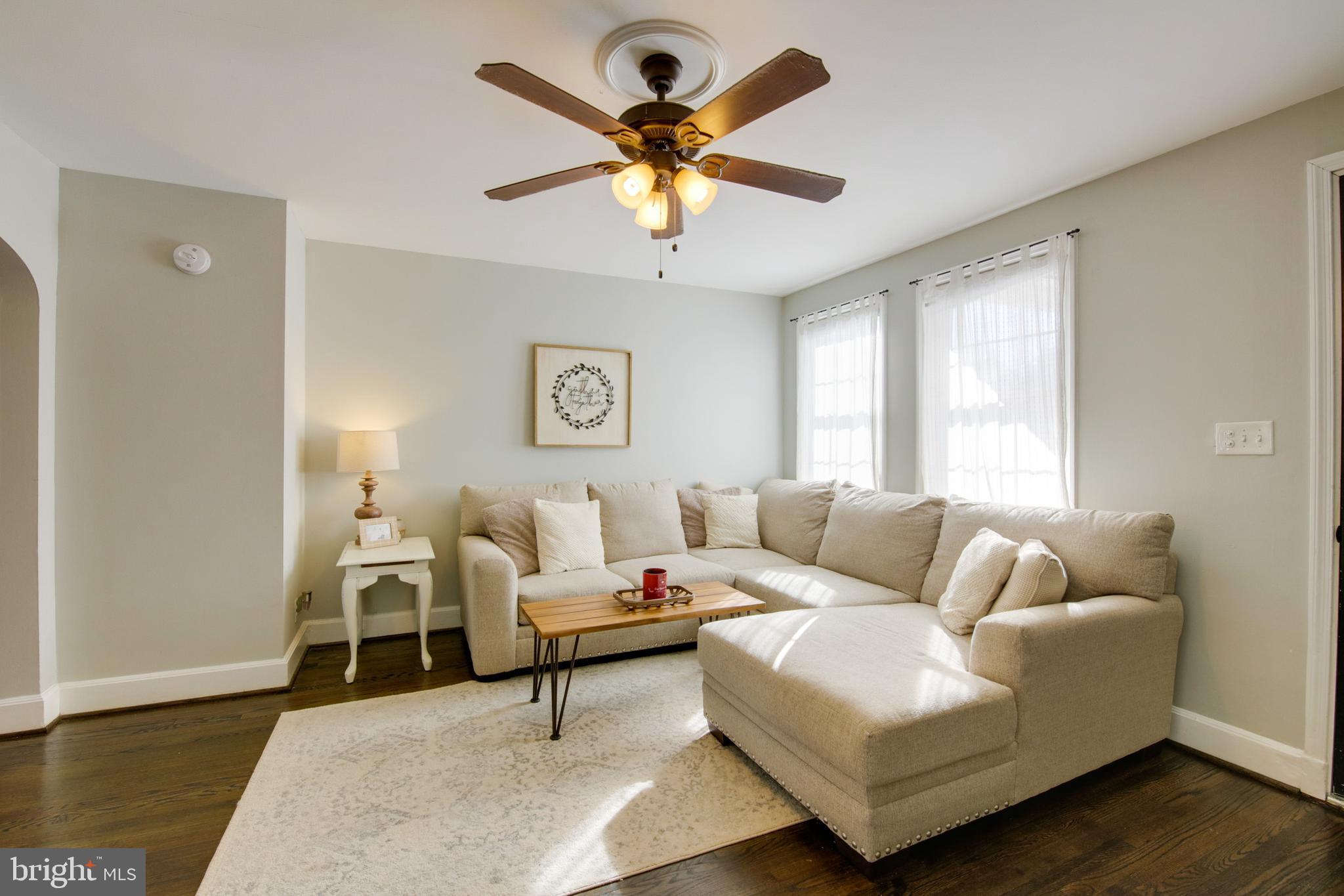 1054 Elm Road Baltimore, MD 21227 - Photo 8 of 35