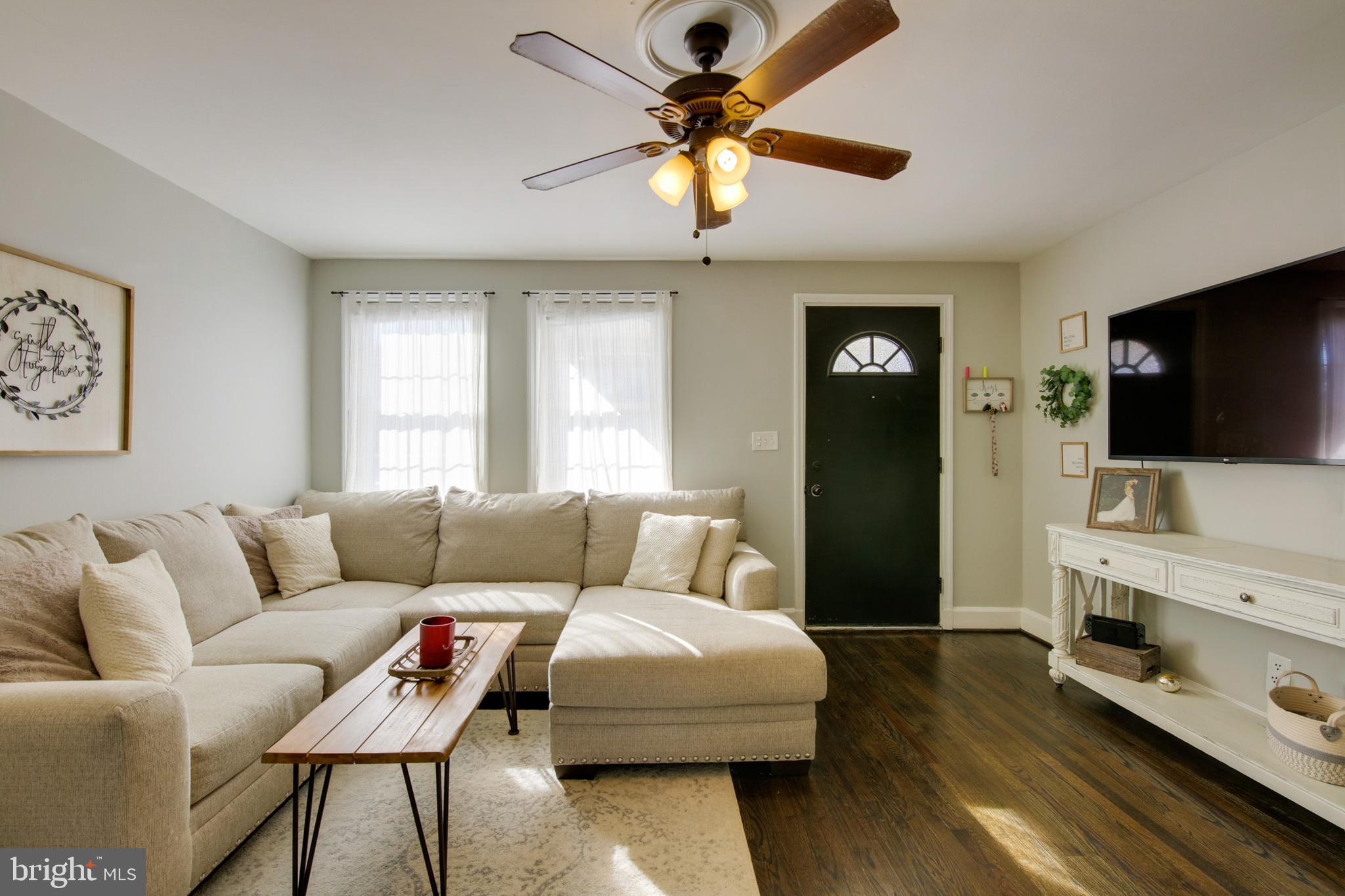 1054 Elm Road Baltimore, MD 21227 - Photo 9 of 35