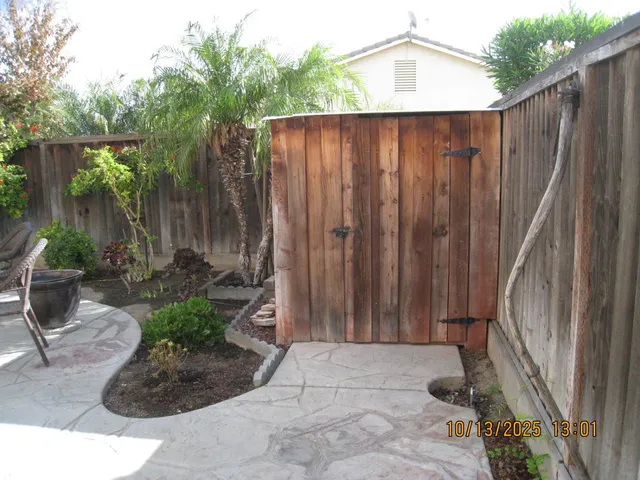 $369,000 | 824 El Tesoro Lane, Los Banos, CA 93635