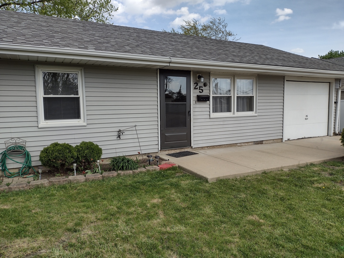 25 South Oltendorf Road Streamwood, IL 60107 - Photo 2 of 41