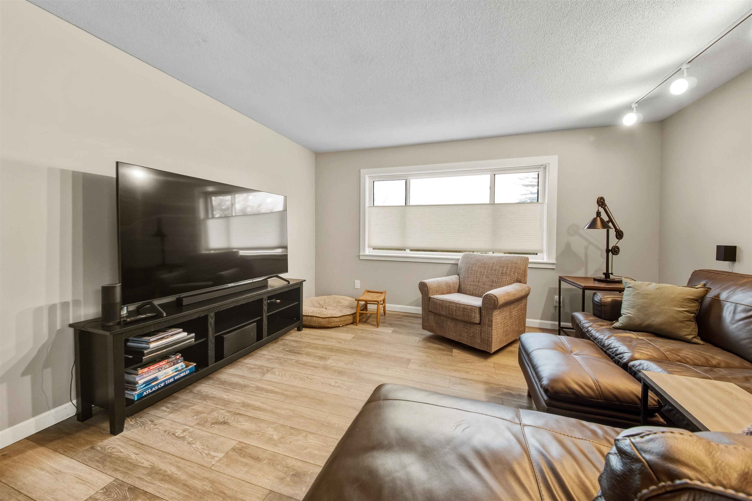 798 Vermont Rte 100 Wilmington, VT 05363 - Photo 2 of 41