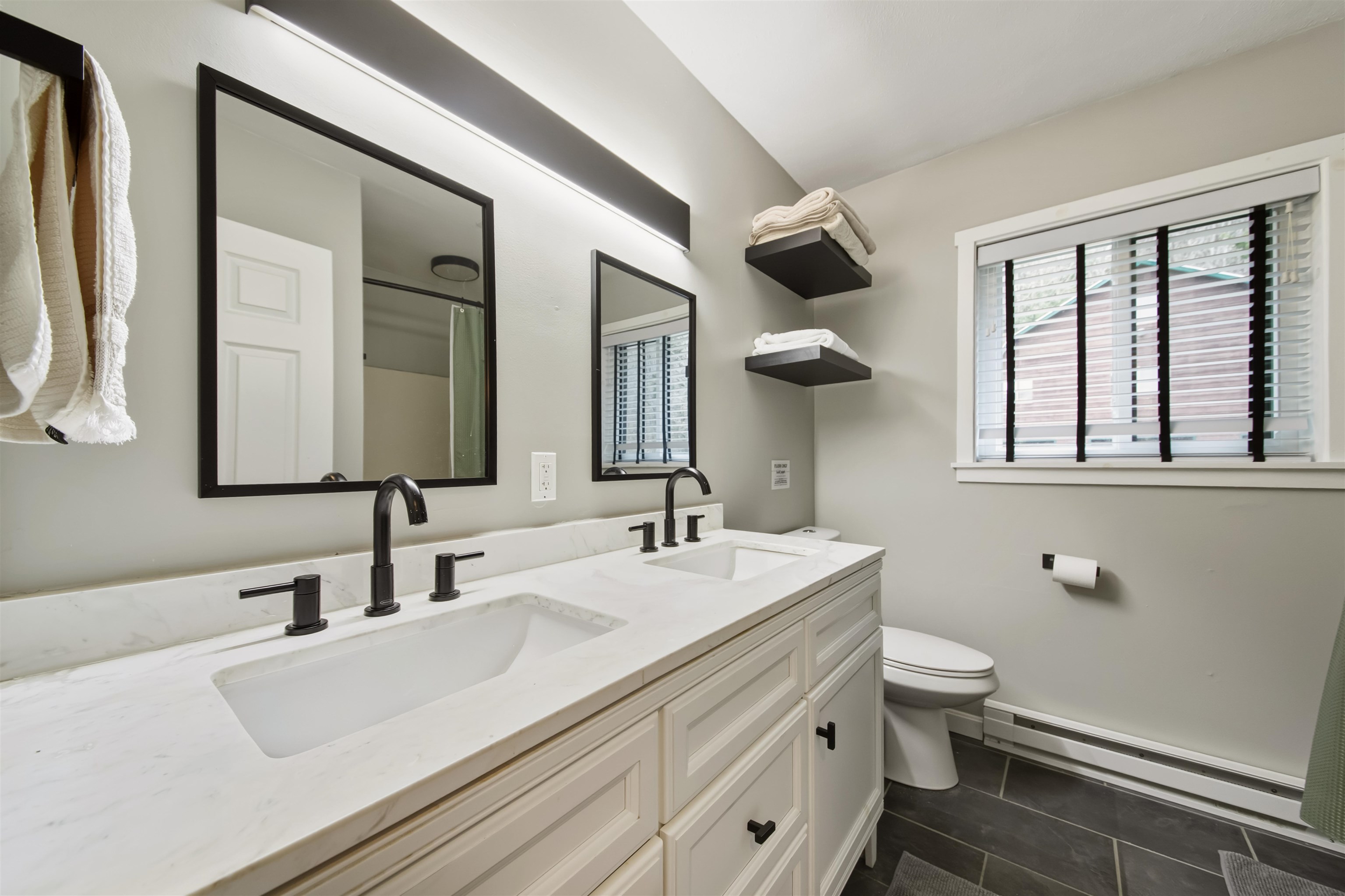 798 Vermont Rte 100 Wilmington, VT 05363 - Photo 25 of 41