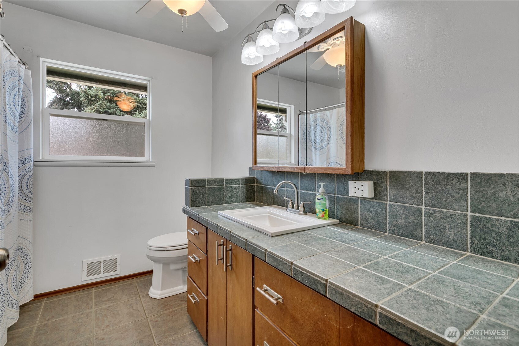 15115 74th Street East Sumner, WA 98390 - Photo 11 of 40