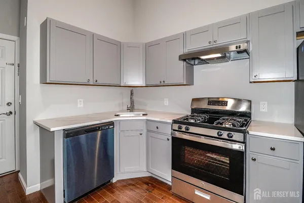 $2,500 | 33 2nd Street, Raritan, NJ 08869