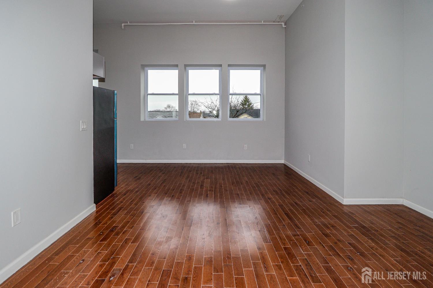 33 2nd Street Raritan, NJ 08869 - Photo 5 of 7