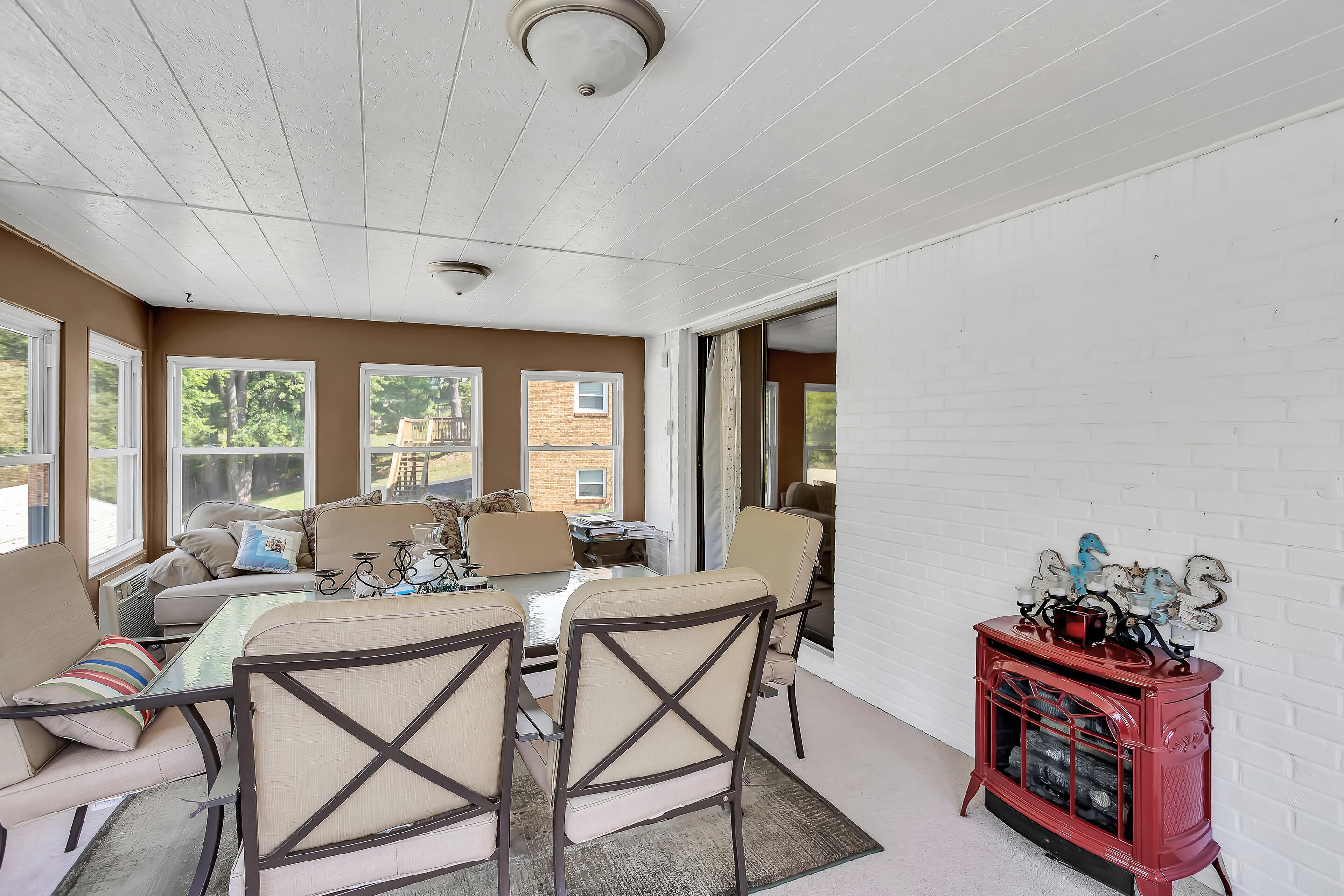 727 Mason Road Vinton, VA 24179 - Photo 14 of 44 Great family or entertaining spot