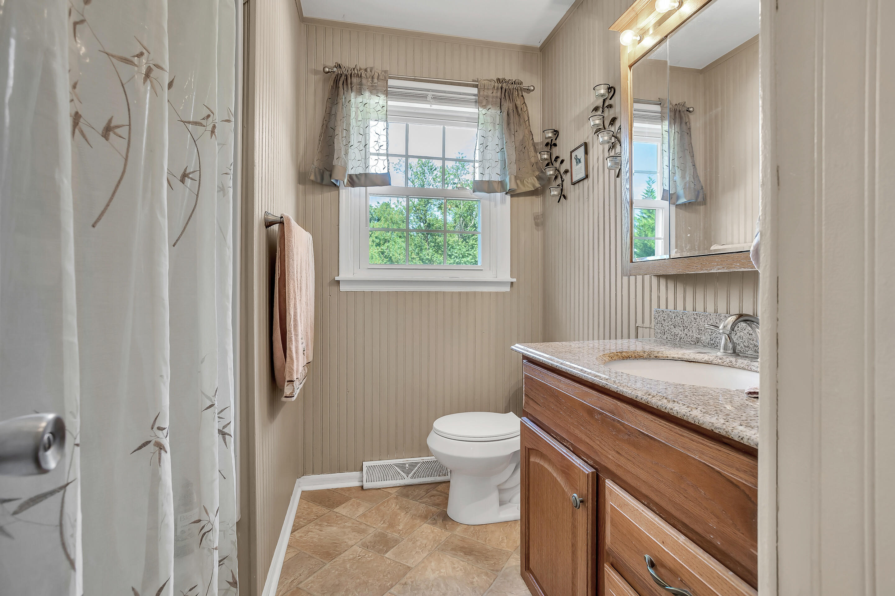 727 Mason Road Vinton, VA 24179 - Photo 22 of 44 Bath