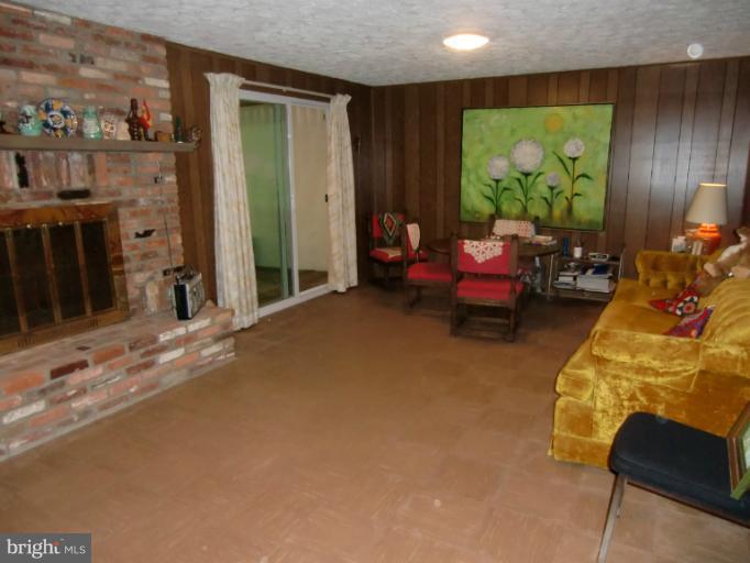 5606 Kirkham Court Springfield, VA 22151 - Photo 9 of 24 Family Room