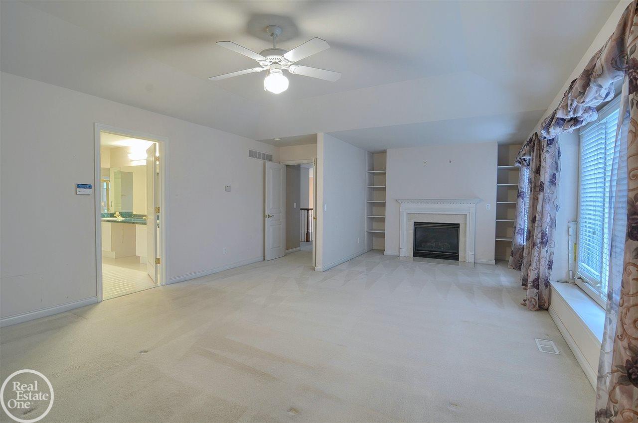 538 Springview Drive Rochester, MI 48307 - Photo 33 of 58 50031002-32.JPG