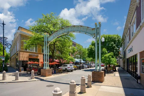 $1,050,000 | 4754 North Lincoln Avenue, Chicago, IL 60625