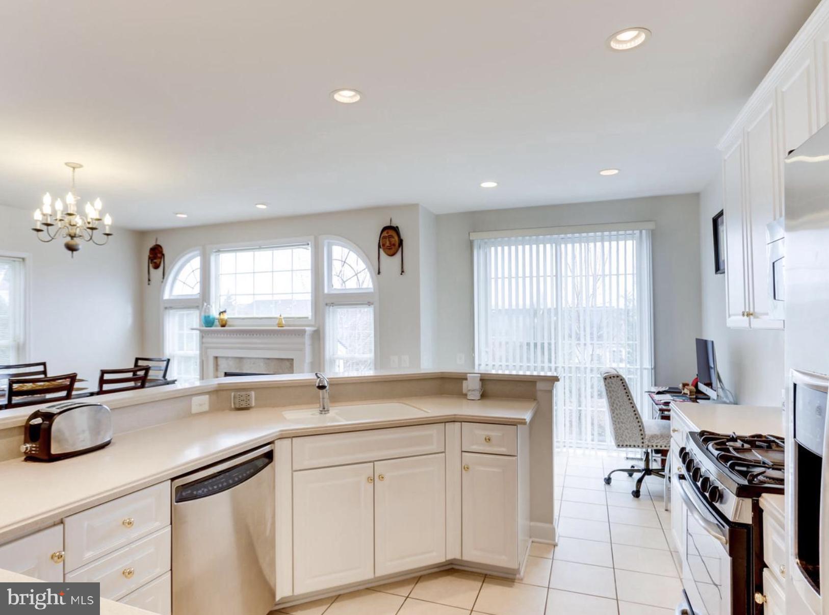 9283 Laurel Ridge Crossing Road Lorton, VA 22079 - Photo 11 of 35