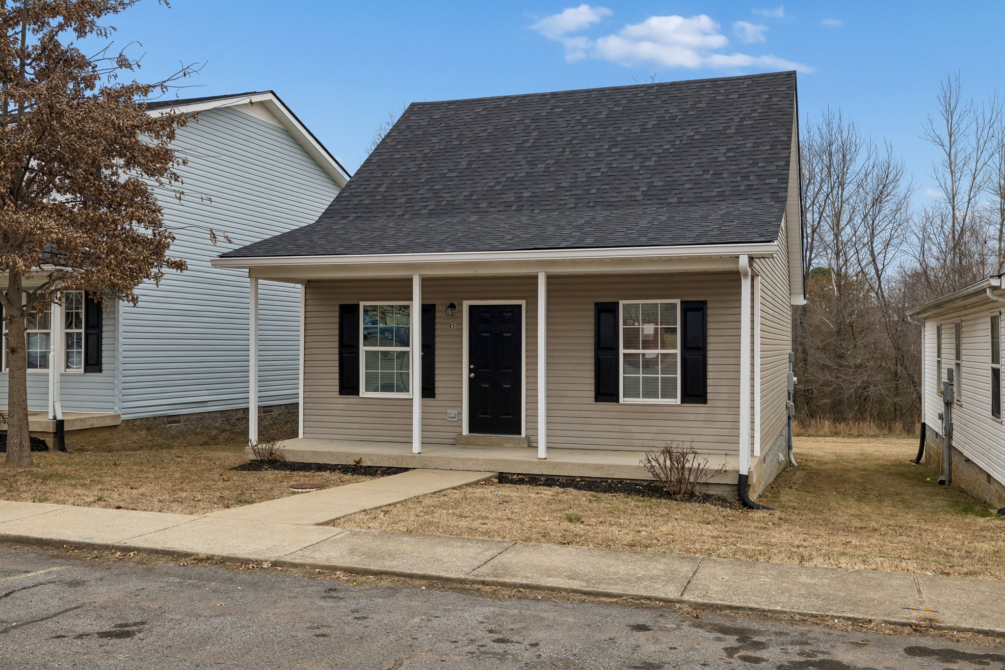 2607 Landrum Court, Unit 15 Springfield, TN 37172 - Photo 4 of 38 a front view of a house