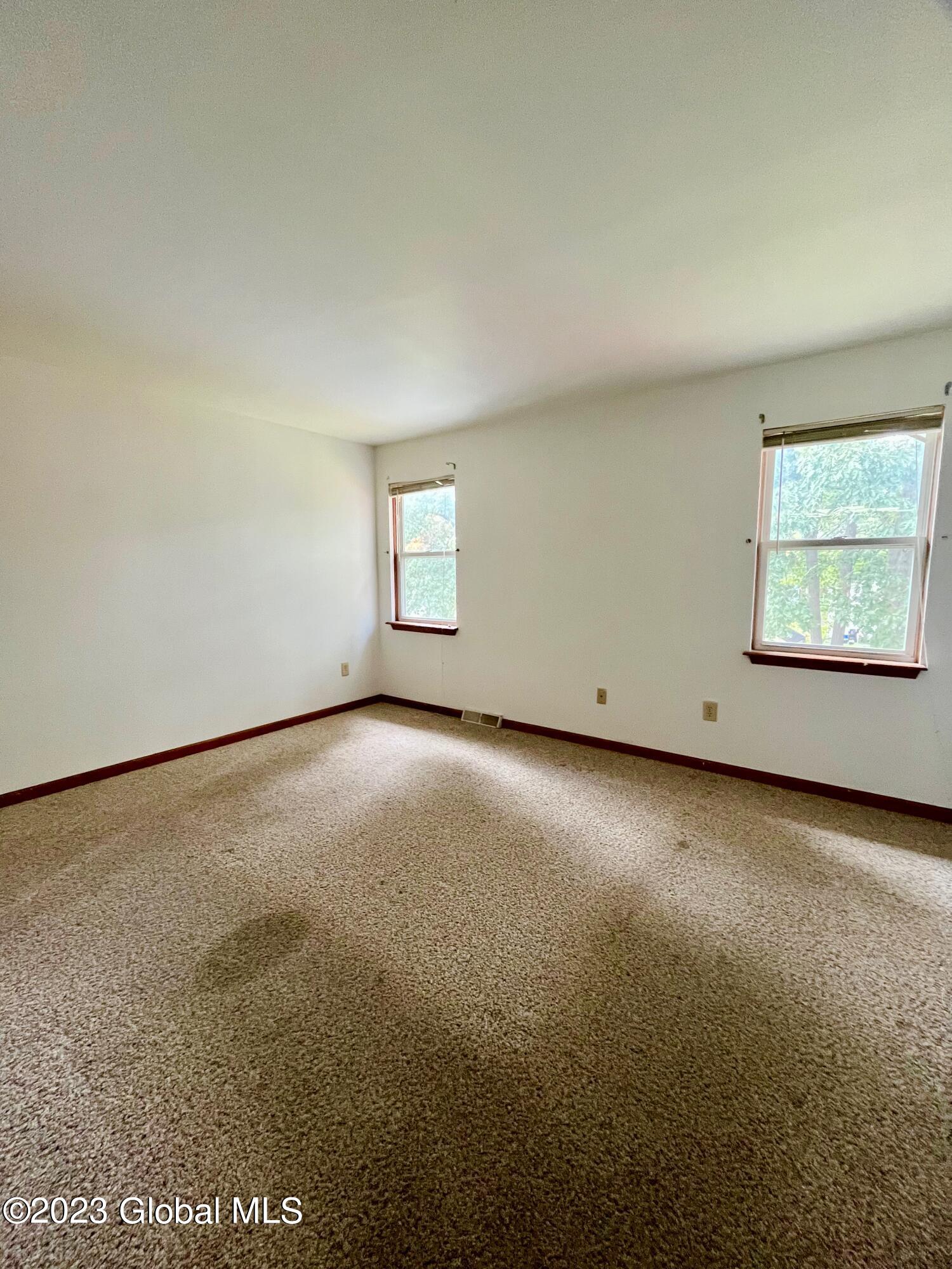 425 Chadwick Road Schenectady, NY 12304 - Photo 11 of 20 IMG_1645