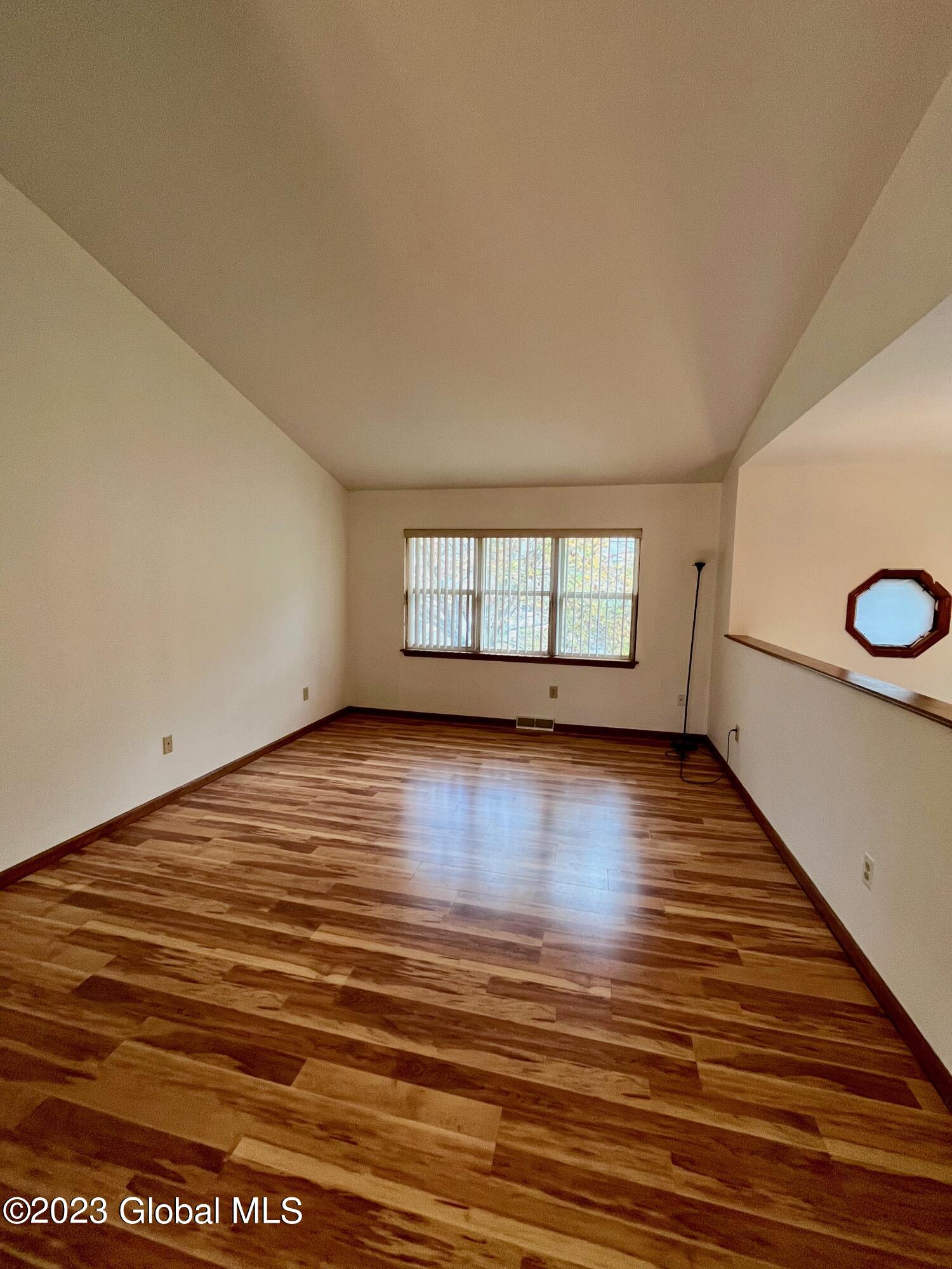 425 Chadwick Road Schenectady, NY 12304 - Photo 3 of 20 IMG_1652