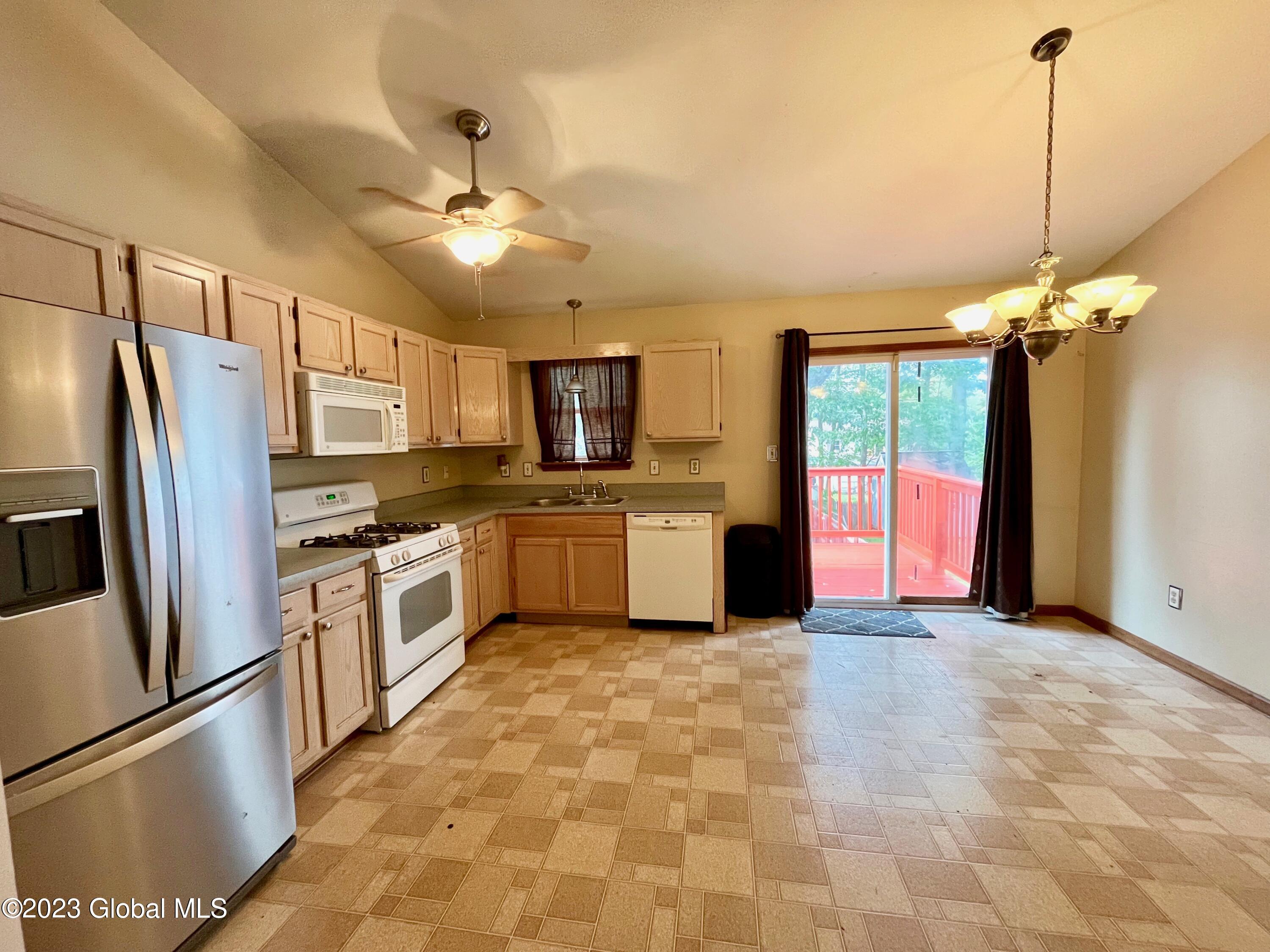 425 Chadwick Road Schenectady, NY 12304 - Photo 5 of 20 IMG_1649