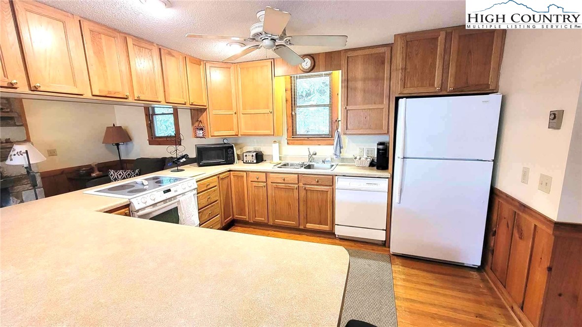 156 Azalea Hill Boone, NC 28607 - Photo 6 of 16