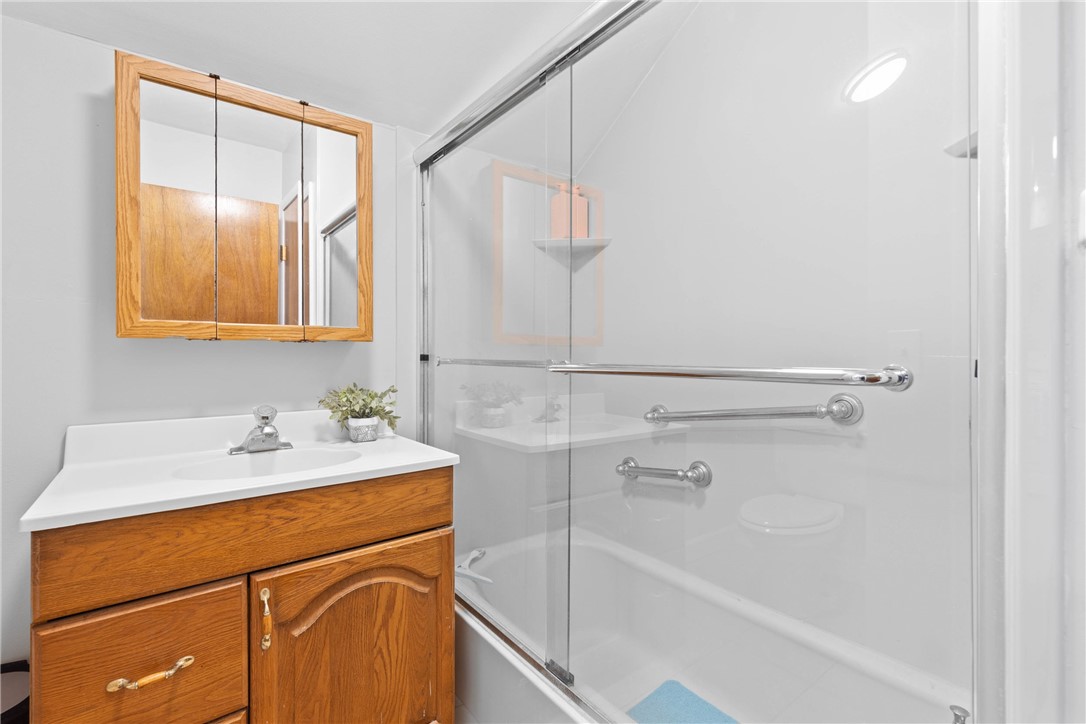 191 Pinehill Drive Irondequoit, NY 14622 - Photo 14 of 21