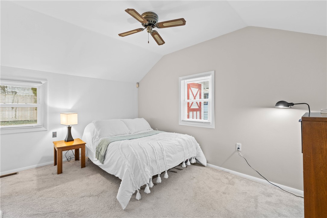 191 Pinehill Drive Irondequoit, NY 14622 - Photo 15 of 21