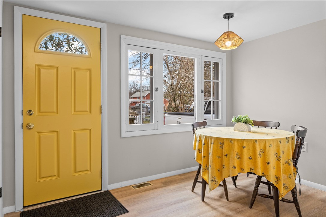 191 Pinehill Drive Irondequoit, NY 14622 - Photo 3 of 21